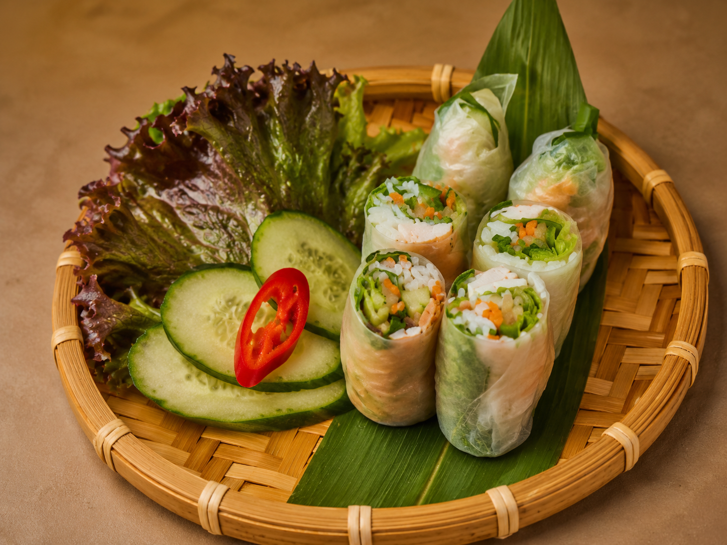 Frische vietnamesische Summer Rolls im Reispapier